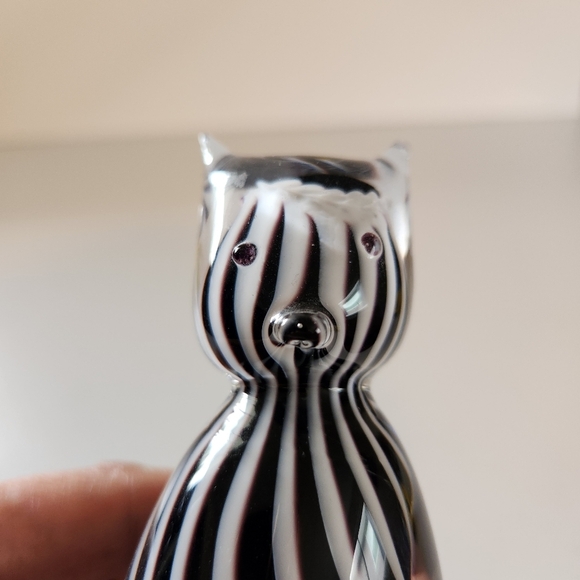 Vintage Art Glass Cat Figurine Paperweight Black White Stripes Taiwan Crazy Cats - Picture 2 of 7